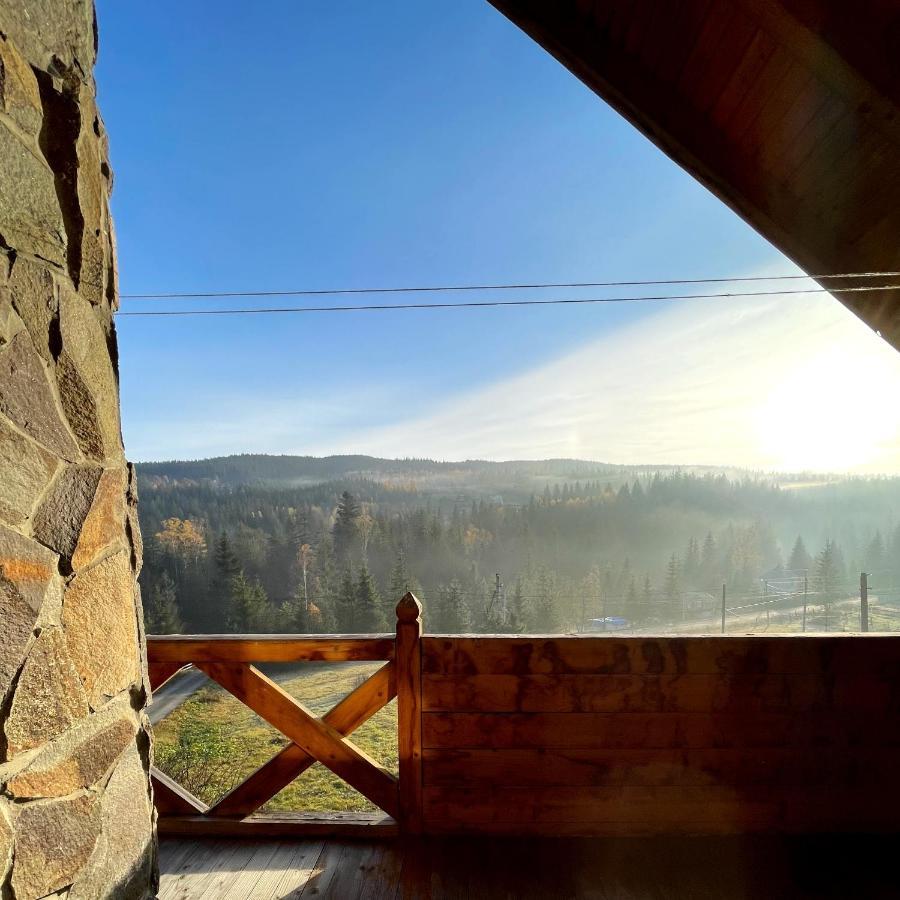 На Полумистому Villa Mykulytjyn Exteriör bild