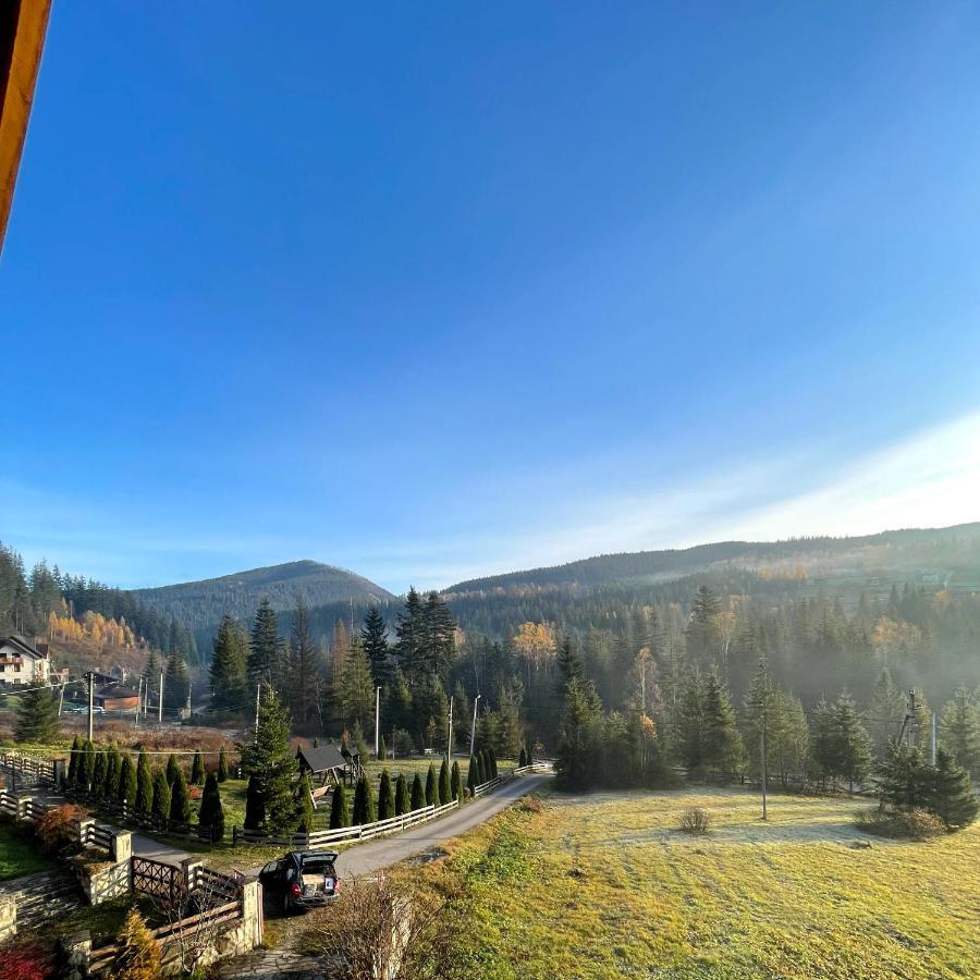 На Полумистому Villa Mykulytjyn Exteriör bild